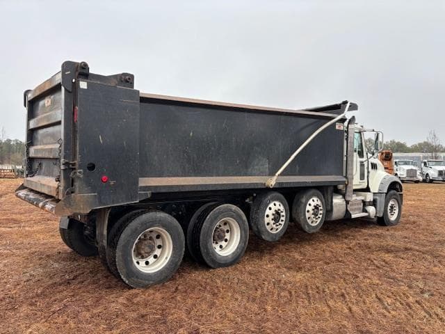 Image of Mack Granite GU713 equipment image 3