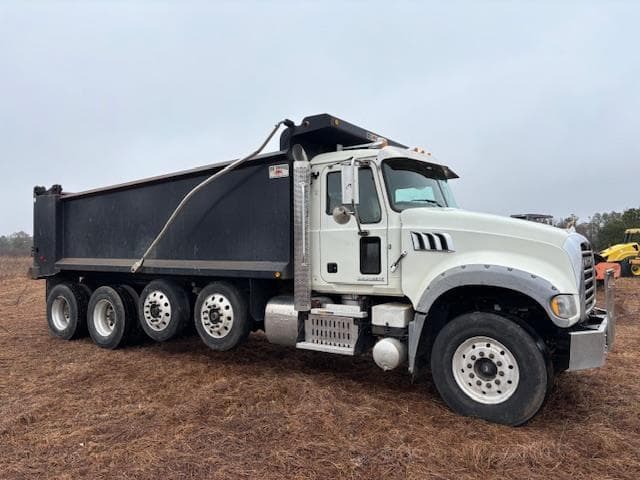 Image of Mack Granite GU713 equipment image 2