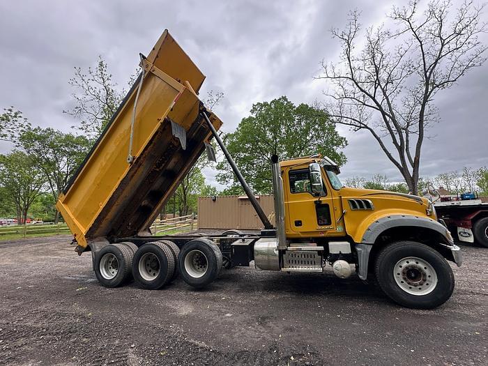Image of Mack Granite GU713 Primary image