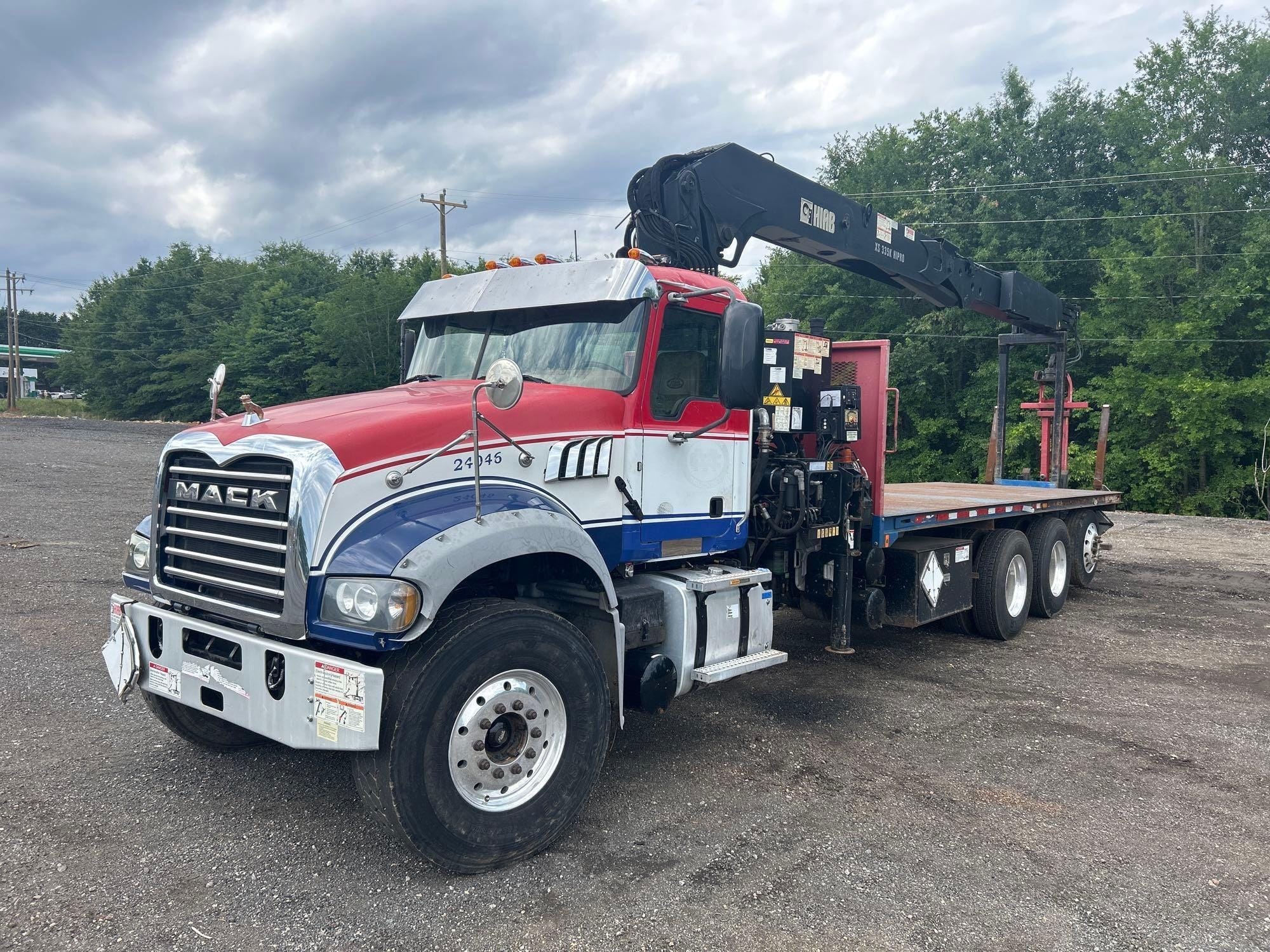2016 Mack Granite GU713 Equipment Image0