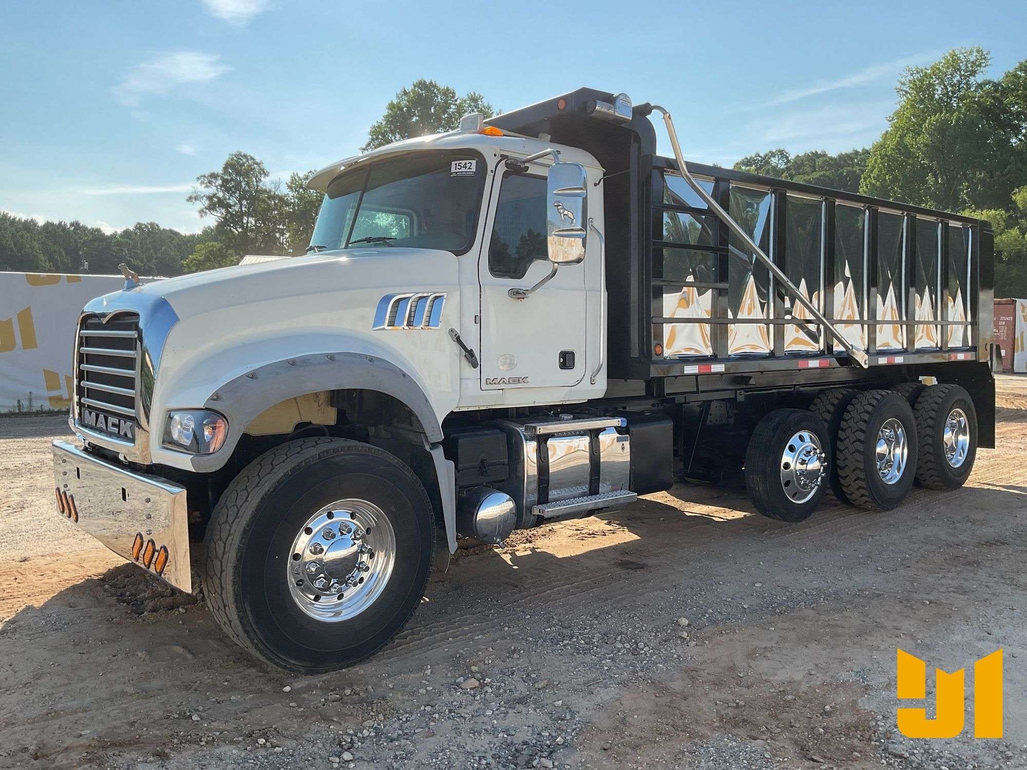 2016 Mack GU Equipment Image0