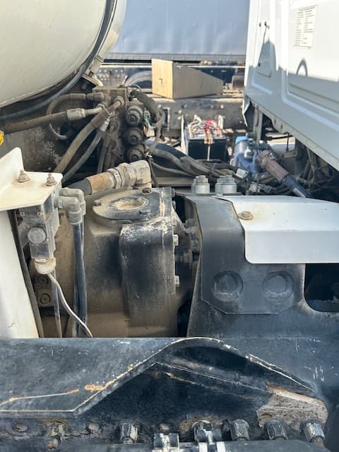 Image of Mack GU700 equipment image 4