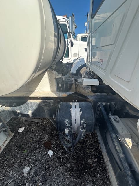 Image of Mack GU713 equipment image 4