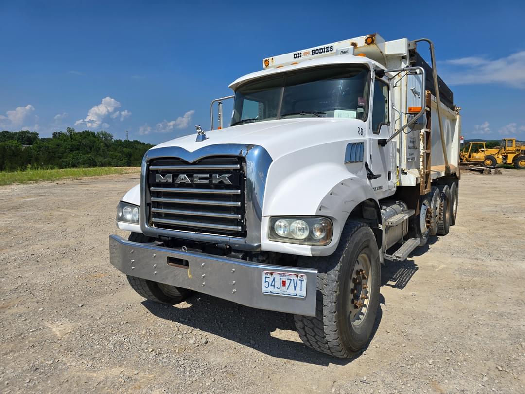 Image of Mack GU713 Primary image