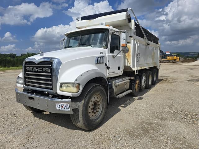 Image of Mack GU713 equipment image 1