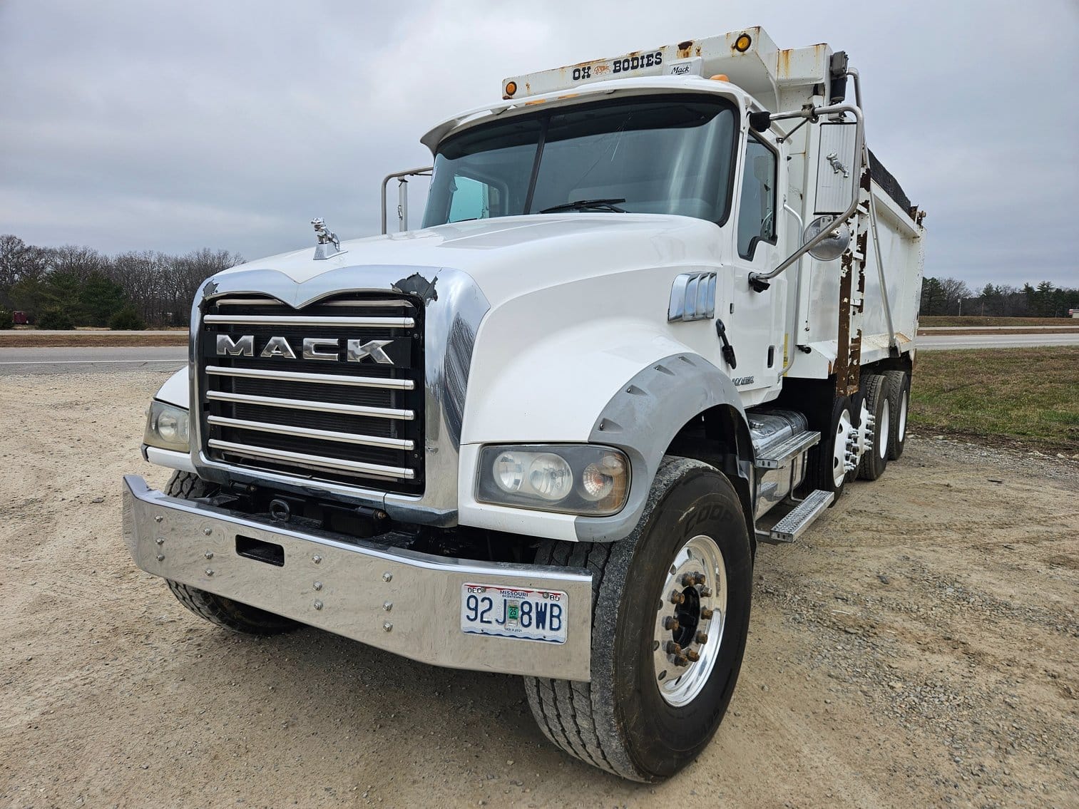 2016 Mack GU713 Equipment Image0