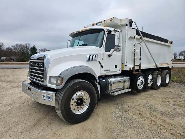 Image of Mack GU713 equipment image 2