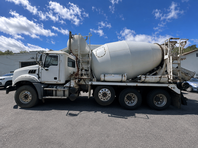 Image of Mack GU813 equipment image 3