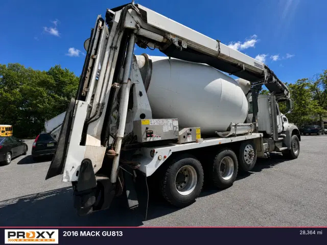 Image of Mack GU813 equipment image 1