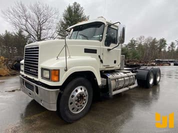 Main image Mack CHU613