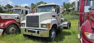 2016 Mack Pinnacle CHU613 Image