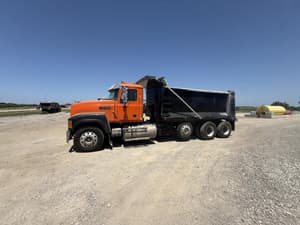 2016 Mack Pinnacle CHU613 Image