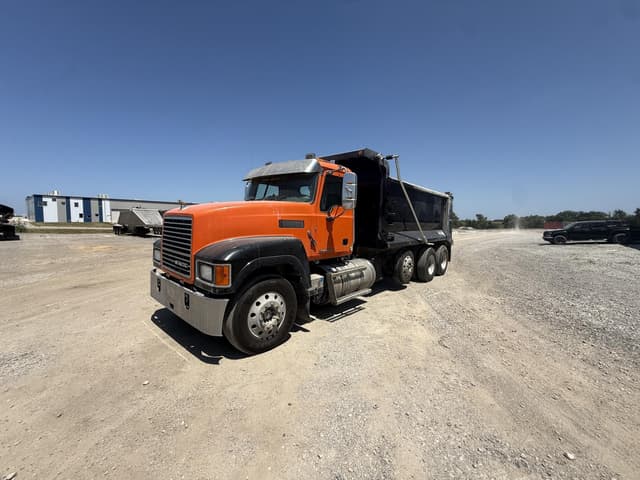 Image of Mack Pinnacle CHU613 equipment image 1
