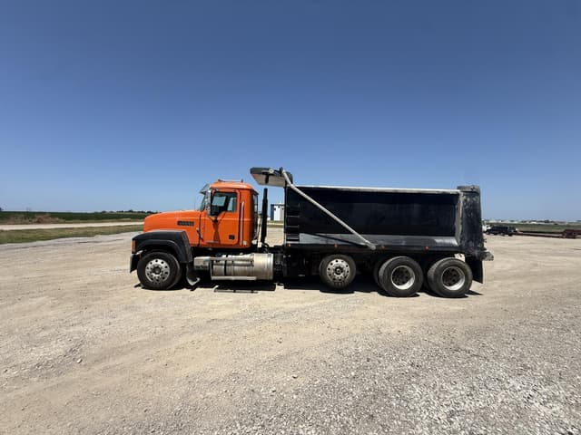 Image of Mack Pinnacle CHU613 equipment image 3
