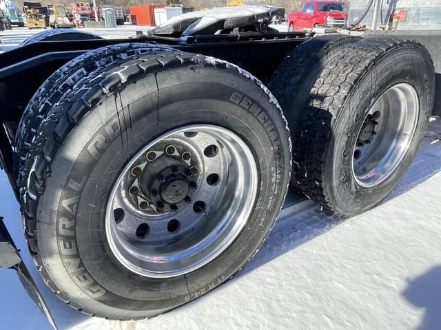 Image of Mack Pinnacle CHU613 equipment image 2