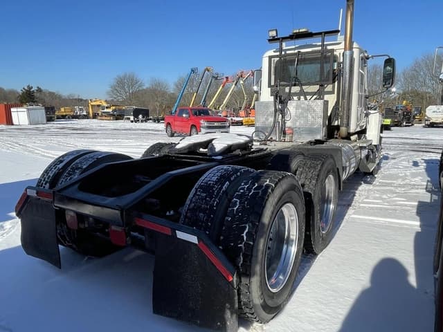 Image of Mack Pinnacle CHU613 equipment image 1