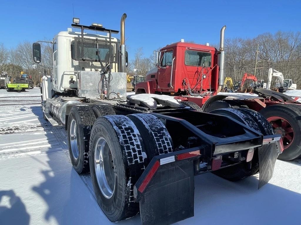 2016 Mack Pinnacle CHU613 Equipment Image0