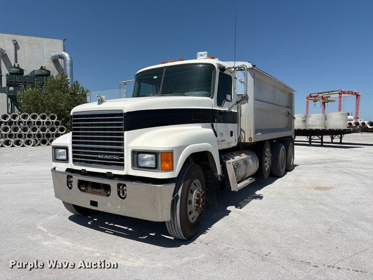 2016 Mack CHU613 Equipment Image0