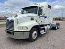 2016 Mack Pinnacle CXU613 Image