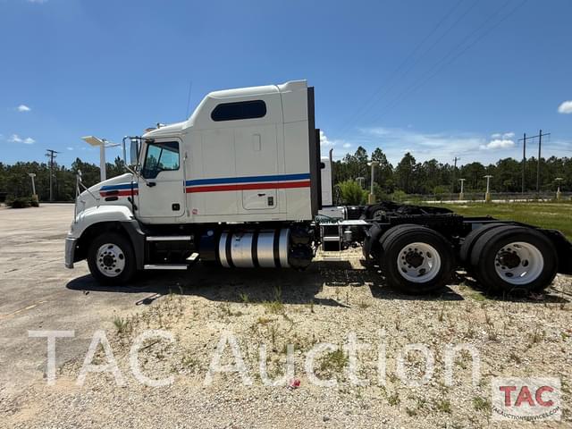 Image of Mack Pinnacle CXU613 equipment image 1