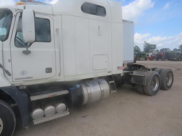 Image of Mack Pinnacle CXU613 equipment image 1