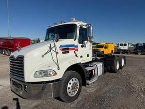2016 Mack Pinnacle CXU613 Image