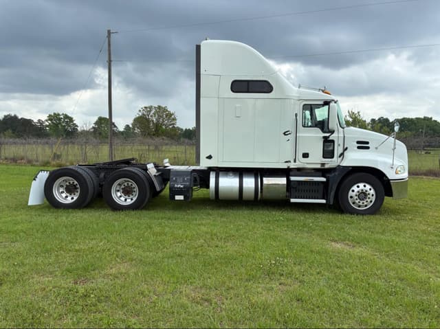 Image of Mack Pinnacle CXU613 equipment image 3