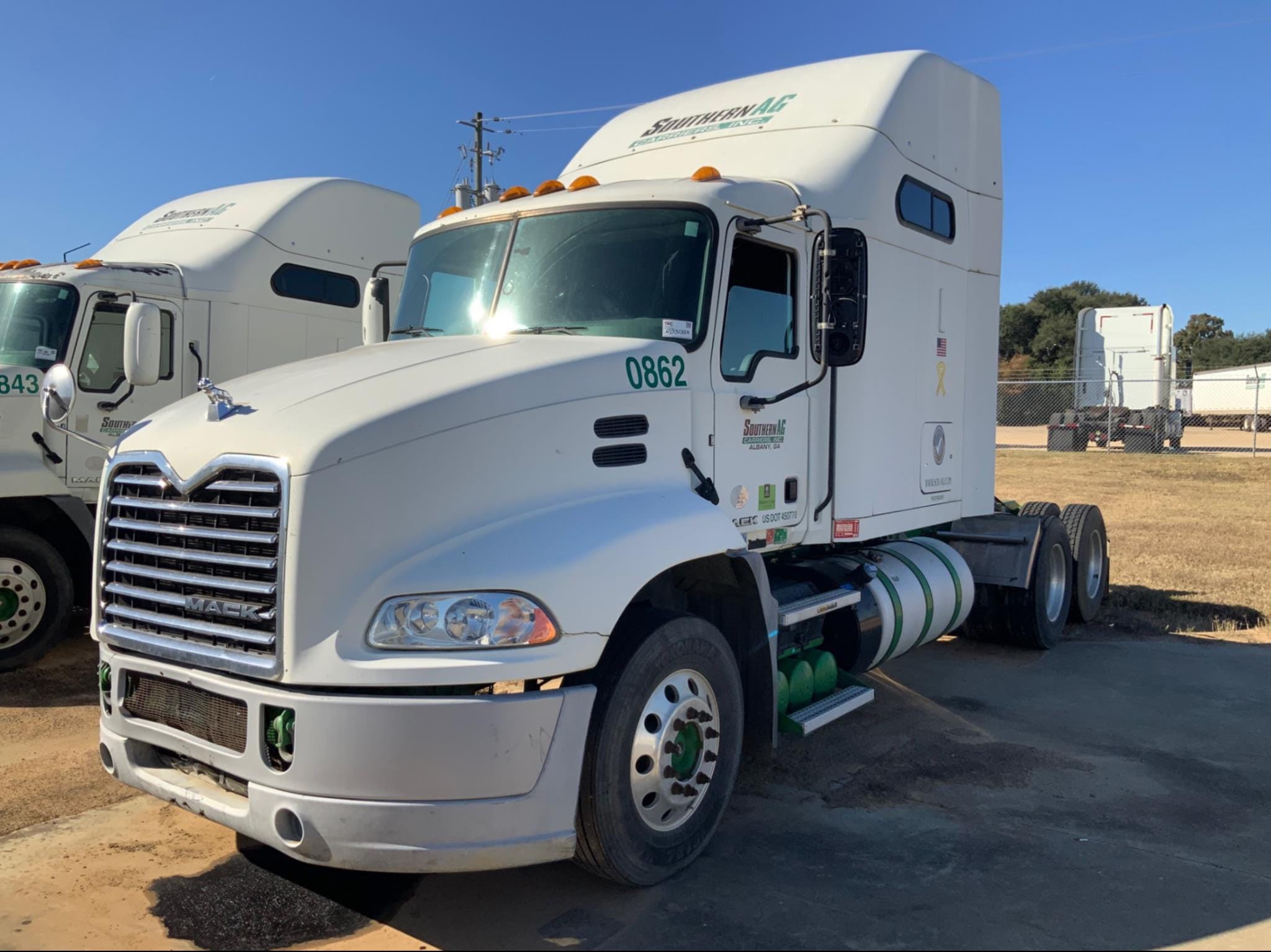 2016 Mack Pinnacle CXU613 Image