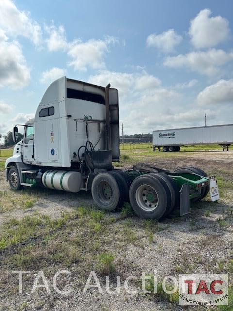 Image of Mack Pinnacle CXU613 equipment image 3