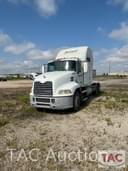 2016 Mack Pinnacle CXU613 Image