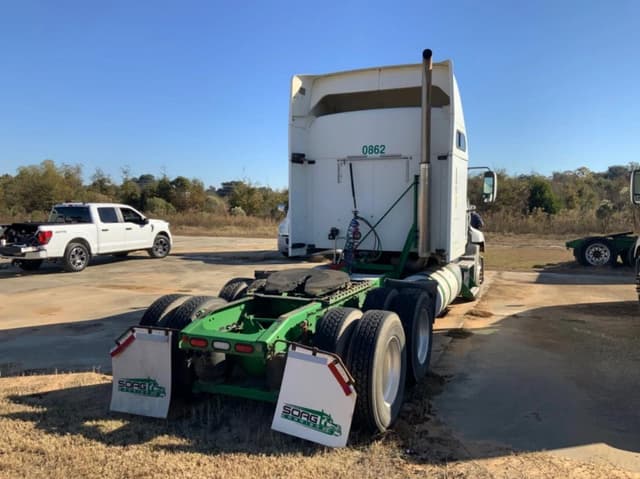 Image of Mack Pinnacle CHU613 equipment image 4