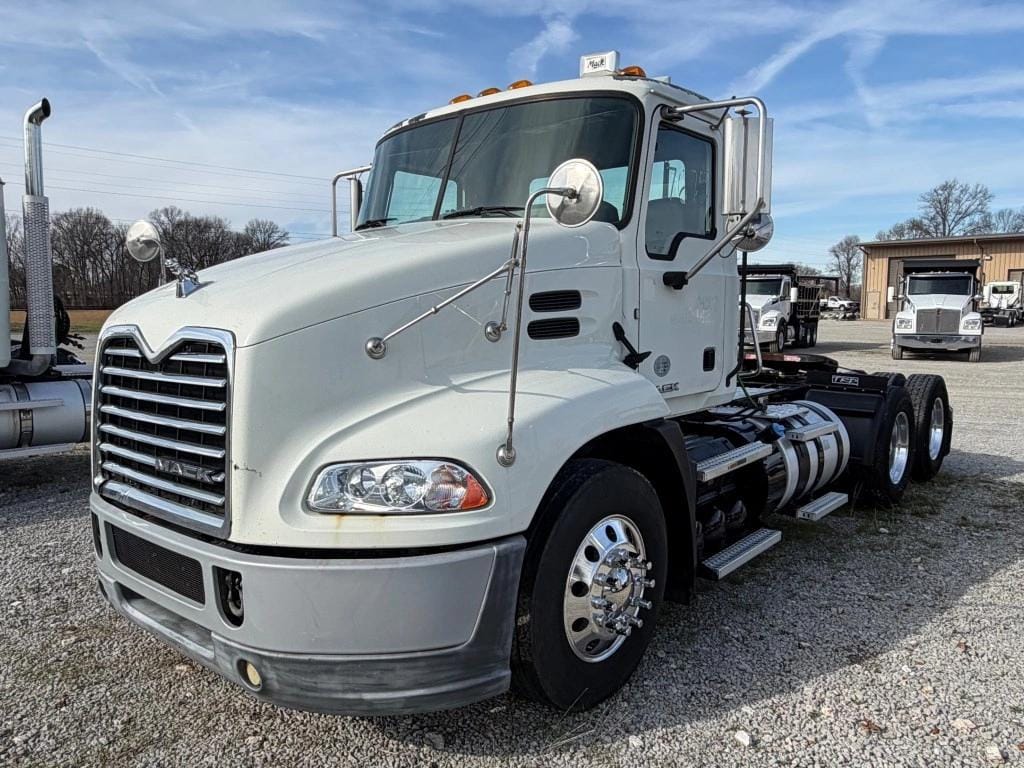 2016 Mack Pinnacle CXU613 Equipment Image0