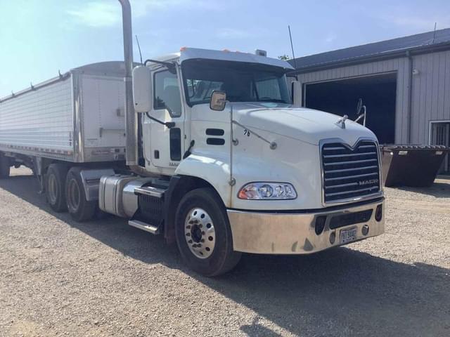 Image of Mack Pinnacle CXU613 equipment image 2