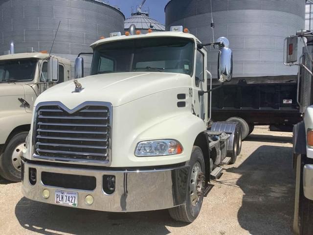 Image of Mack Pinnacle CXU613 equipment image 1