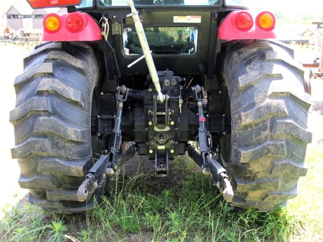 Image of Mahindra 2565 equipment image 4