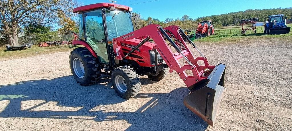 2016 Mahindra 5010 Equipment Image0