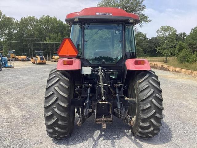 Image of Mahindra 7060 equipment image 3