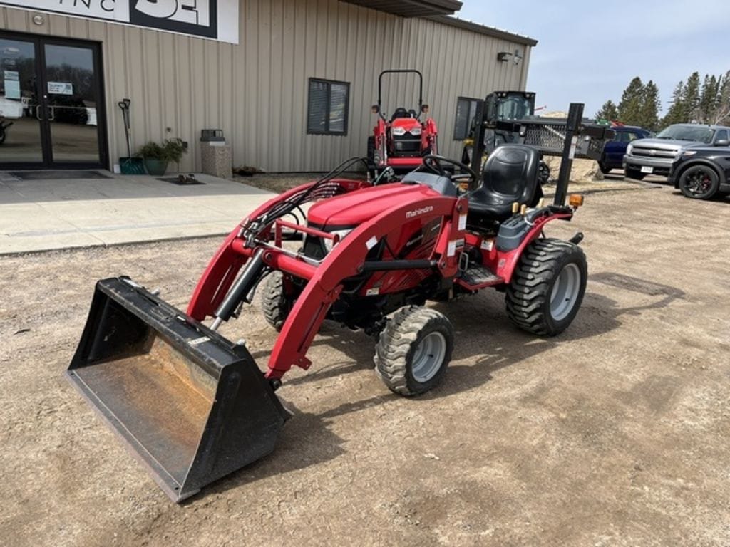 2016 Mahindra eMax 22 Equipment Image0
