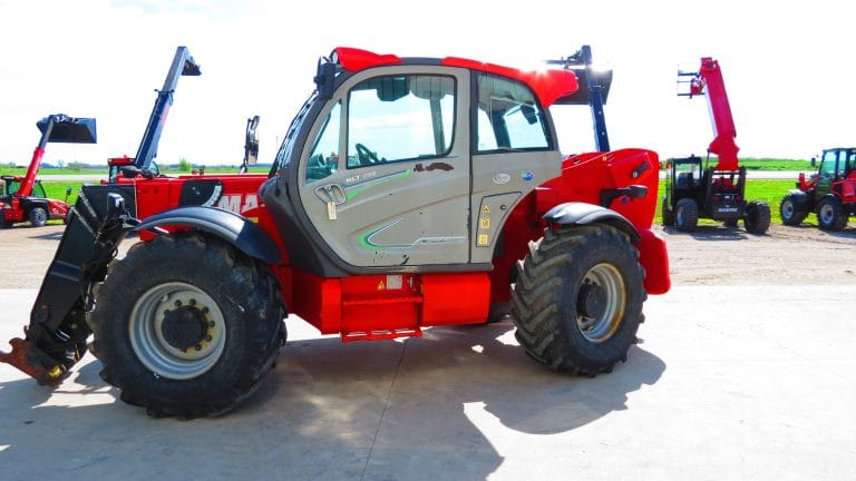 2016 Manitou MLT960 Equipment Image0