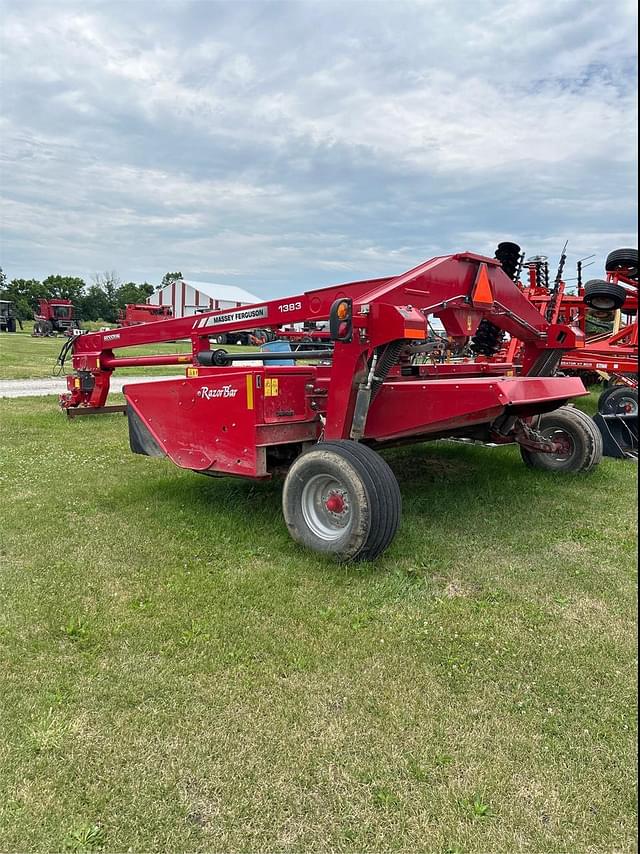 Image of Massey Ferguson 1383 equipment image 3