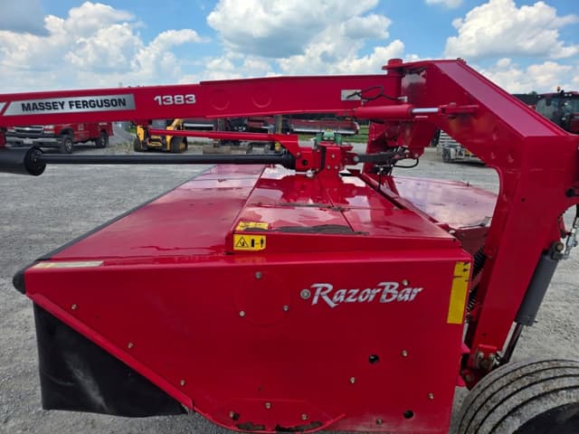 Image of Massey Ferguson 1383 equipment image 2