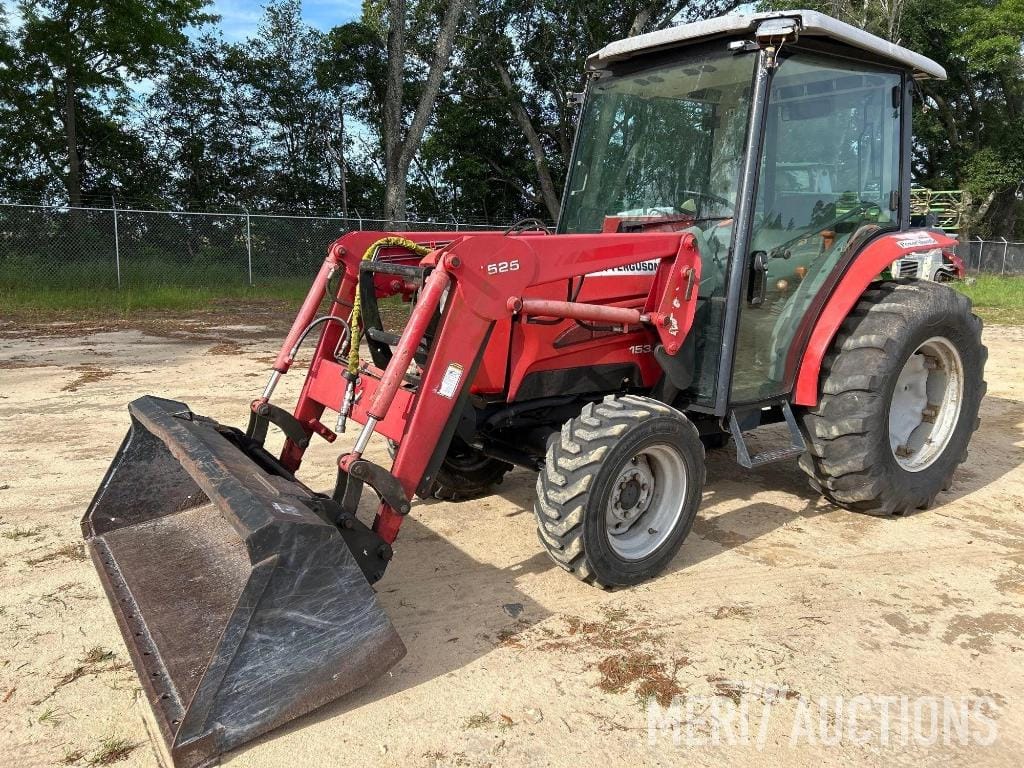 2016 Massey Ferguson 1533 Equipment Image0
