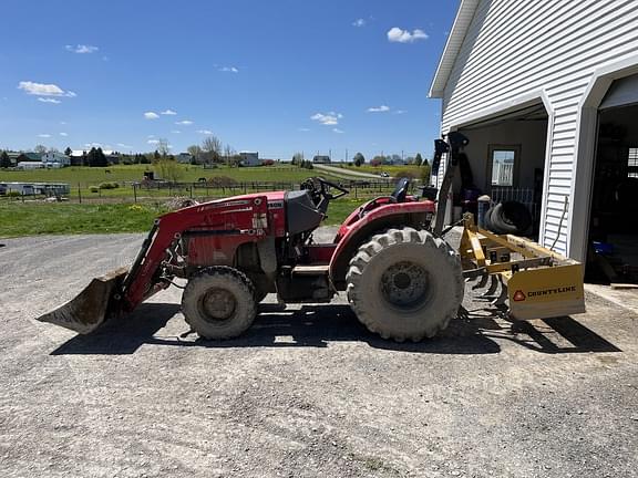 Image of Massey Ferguson 1726E equipment image 1