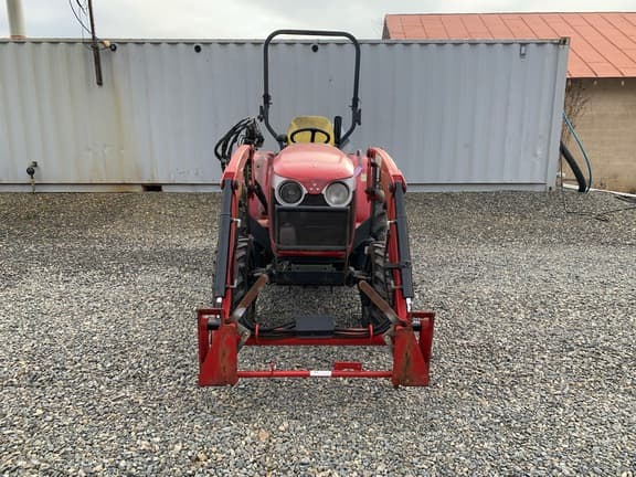 Image of Massey Ferguson 1734E equipment image 2