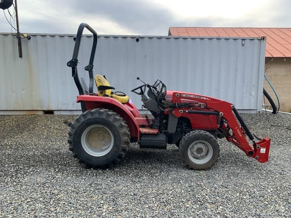 Image of Massey Ferguson 1734E equipment image 1