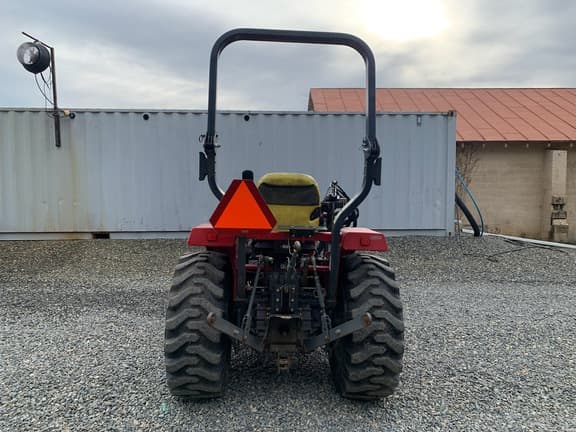 Image of Massey Ferguson 1734E equipment image 3