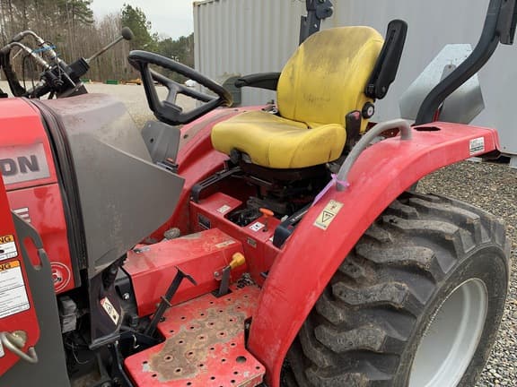 Image of Massey Ferguson 1734E equipment image 4