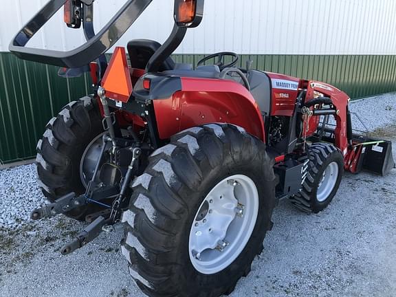 Image of Massey Ferguson 1742 equipment image 2