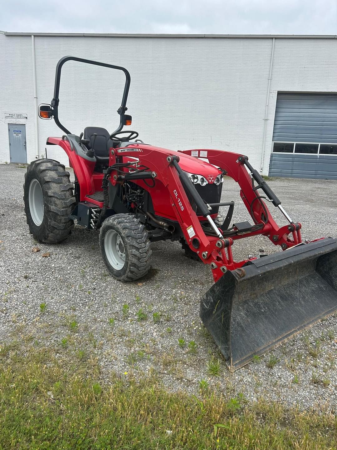 Image of Massey Ferguson 1742 Primary image