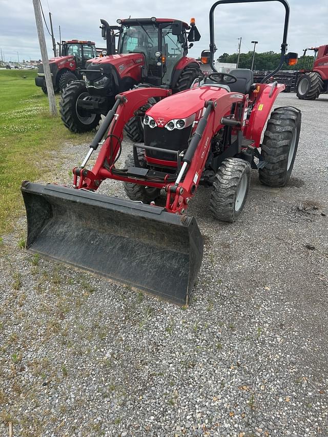 Image of Massey Ferguson 1742 equipment image 1
